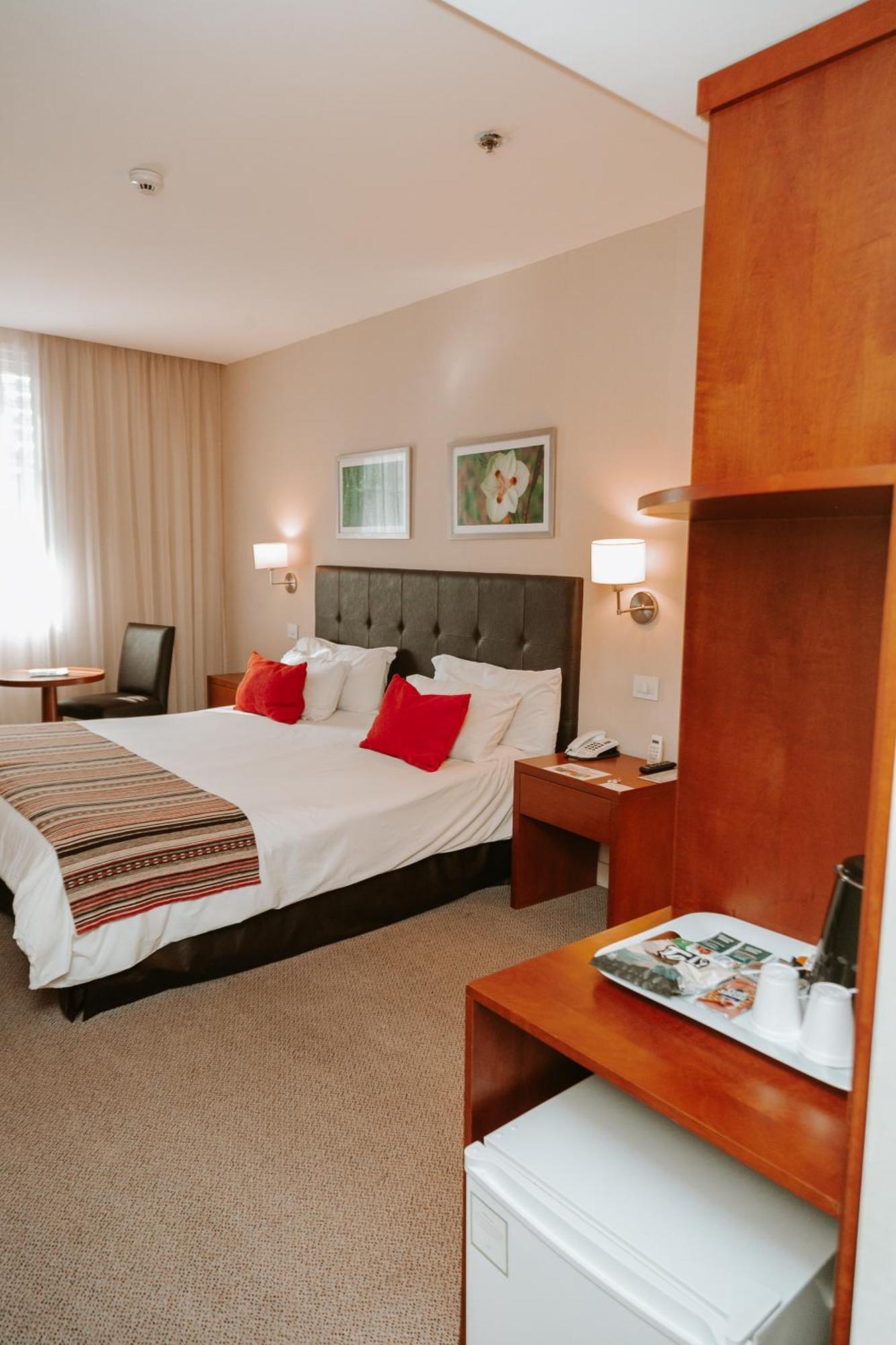 Howard Johnson Hotel Yerba Buena Ngoại thất bức ảnh