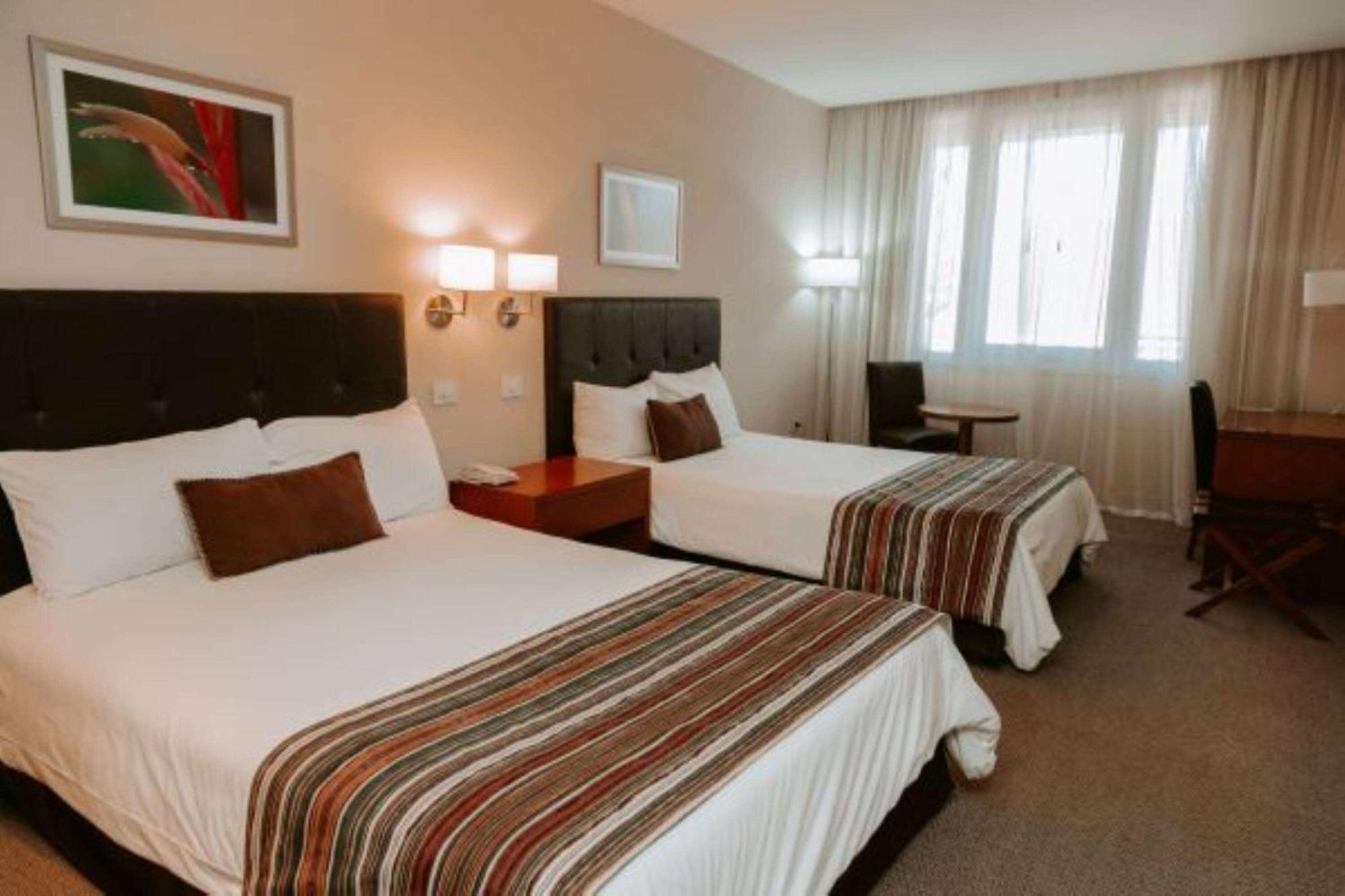 Howard Johnson Hotel Yerba Buena Ngoại thất bức ảnh